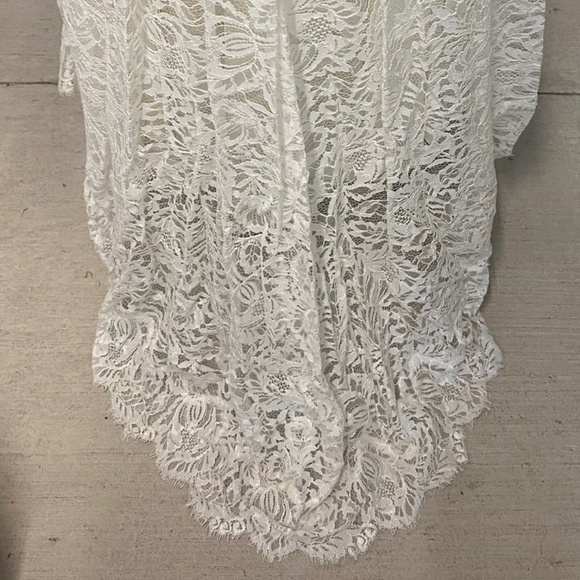 Wedding dress - Picture 4 of 5